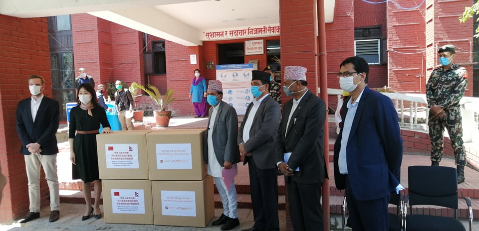 अलिबाबा फाउन्डेसनले नेपाललाई दिएको स्वास्थ्य सामग्री हस्तान्तरण