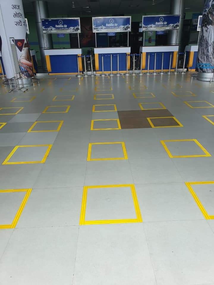 सामाजिक दुरी कायम गर्न विमानस्थलमा धमधाम मार्किङ
