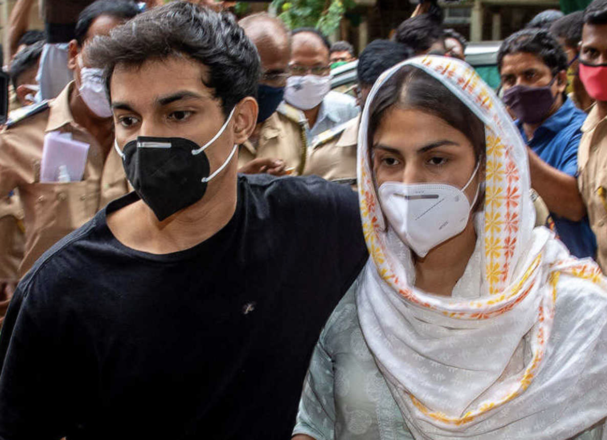 बलिउड नायिका रिया चक्रवर्ती जमानतमा रिहा