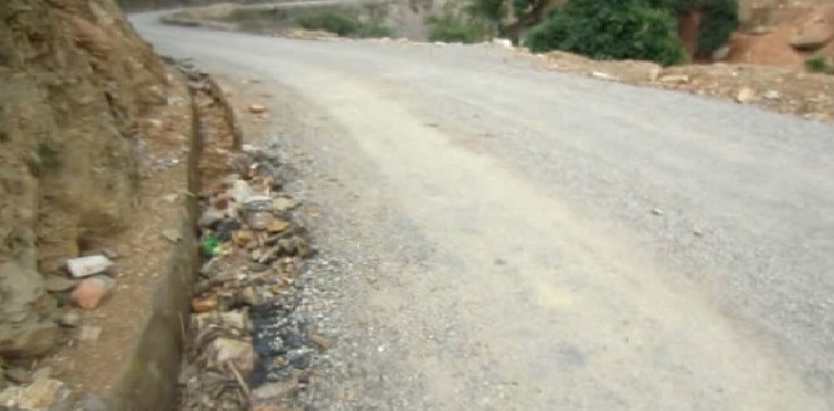डुम्रे–बेँसीसहर सडकखण्डमा बिहानदेखि यातायत सेवा बन्द