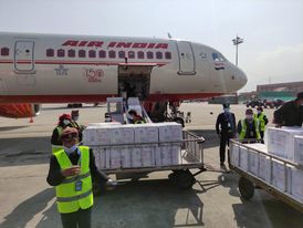काठमाडौं आइपुग्यो भारतसँग किनेको ‘कोभिसिल्ड’ खोप
