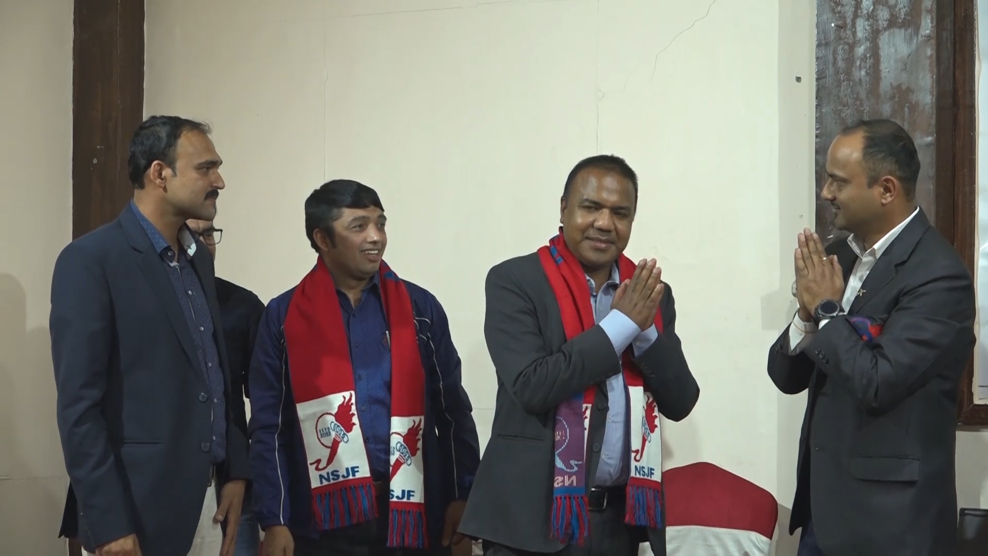 एनएसजेएफद्वारा वरिष्ठ पत्रकार राणा र खेलकुद पत्रकार थापालाई सम्मान