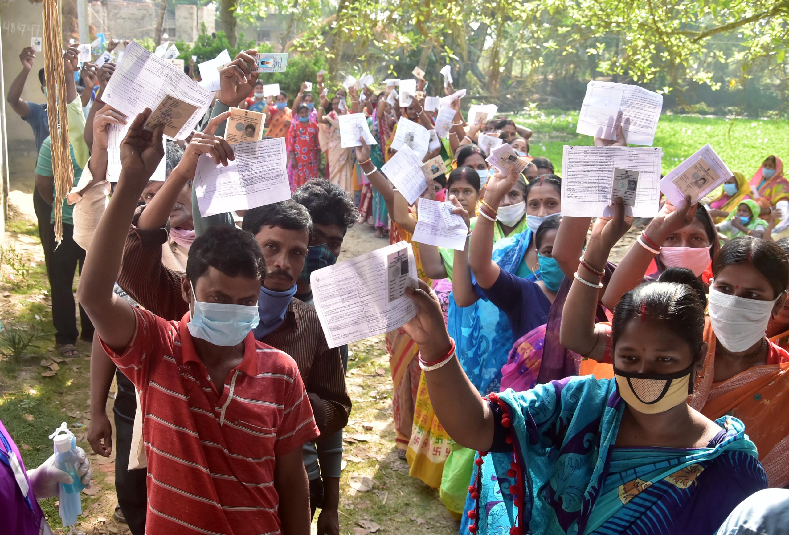 पश्चिम बंगालमा चुनाव, हिंसात्मक झडपमा दुई जनाको मृत्यु