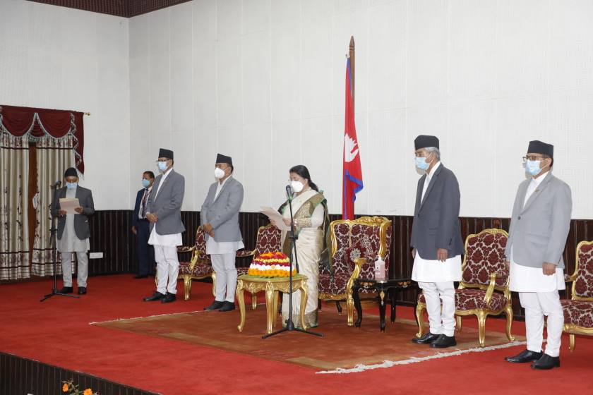 प्रदेश २का प्रदेश प्रमुख मिश्रले लिए पद तथा गोपनियताको शपथ