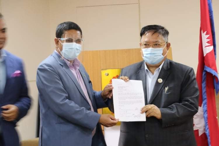 पर्यटन क्षेत्रका छाता संगठनहरुद्वारा संयुक्त रूपमा स्वास्थ्य राज्यमन्त्रीलाई विभिन्न माग राख्दै ज्ञापन पत्र  