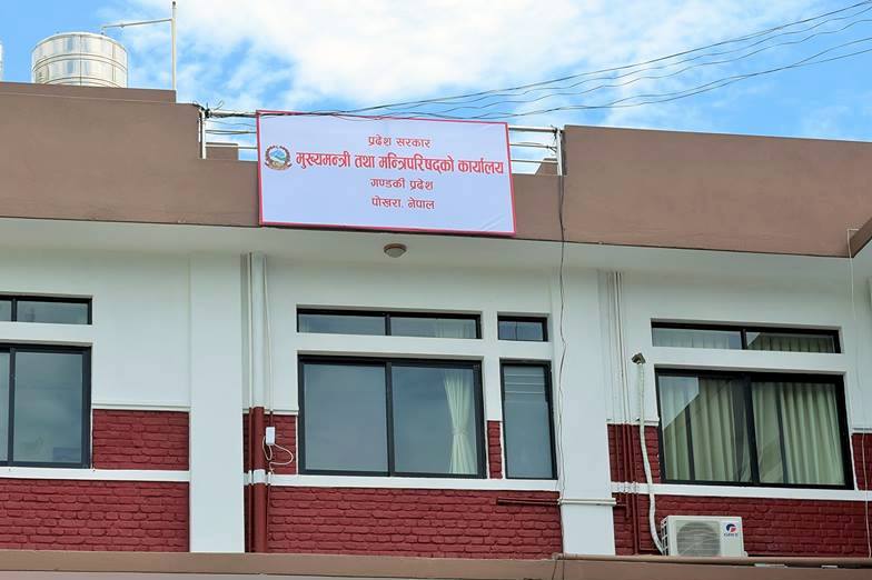 समयमै काम नसक्ने ठेकेदारलाई कारबाही गर्न निर्देशन