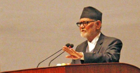 सुशील कोइरालाको नेतृत्वमा यसरी जारी भयो संविधान