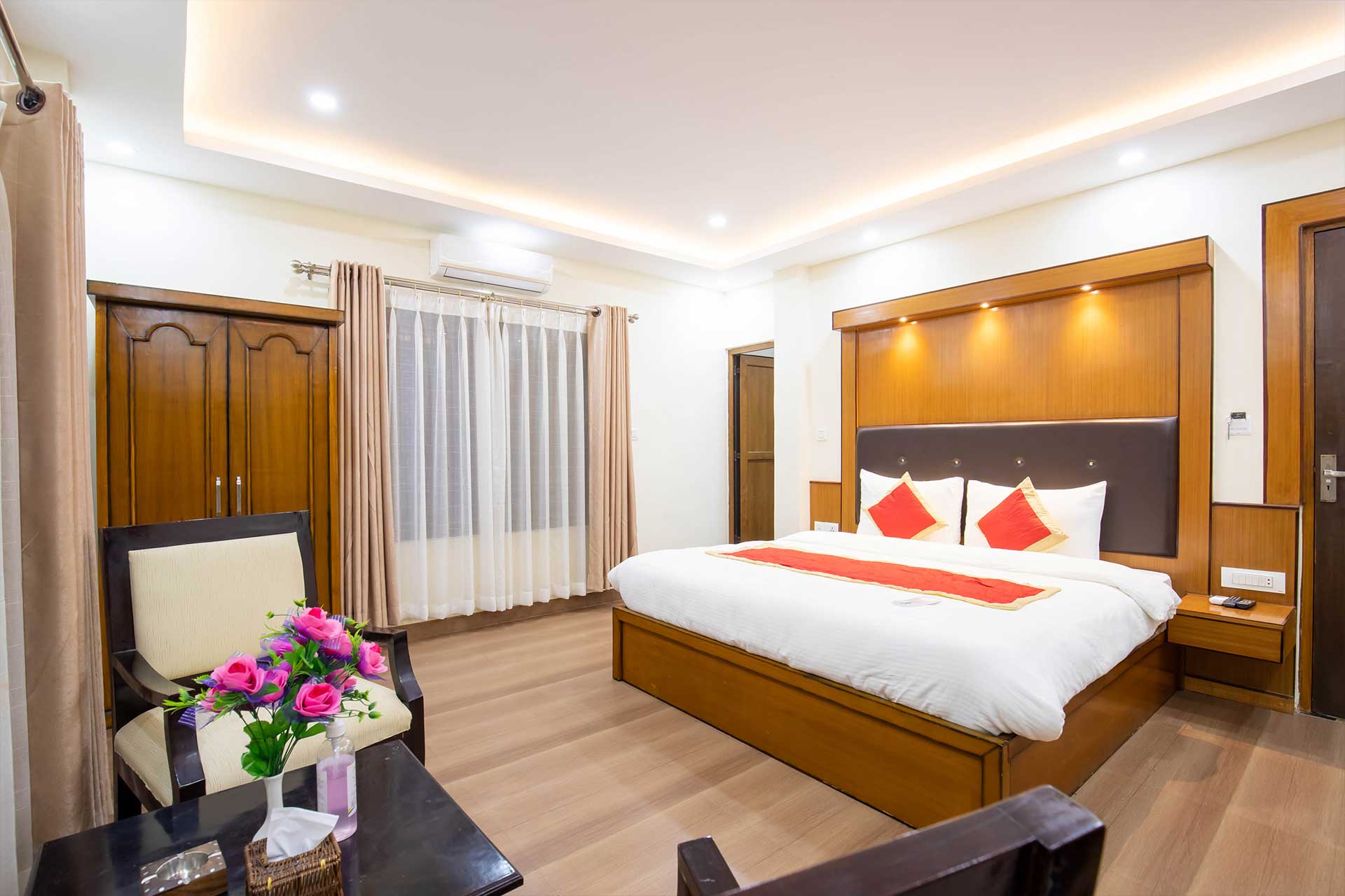 आन्तरिक पर्यटकलाई लक्ष्य गर्दै लुम्बिनी क्षेत्रको होटलमा विभिन्न अफर