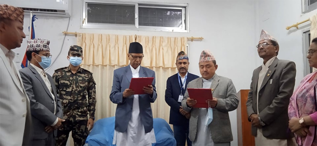 सुदूर पश्चिम प्रदेश सरकारका नेकपा एकीकृत समाजवादीका नवनियुक्त दुई मन्त्रीद्वारा सपथ