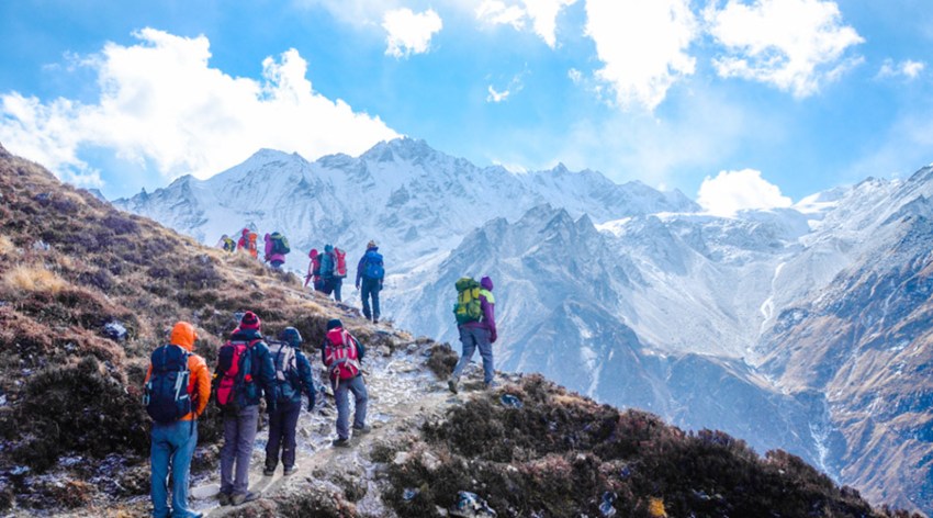 रसुवाको पर्यटकीय क्षेत्रमा बढ्न थाल्यो आन्तरिक पर्यटकको चहलपहल