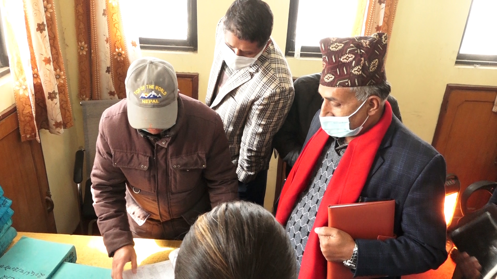 यातायात कार्यालयमा बिचौलियाको प्रवेश रोक्न मन्त्री दाहालको निर्देशन