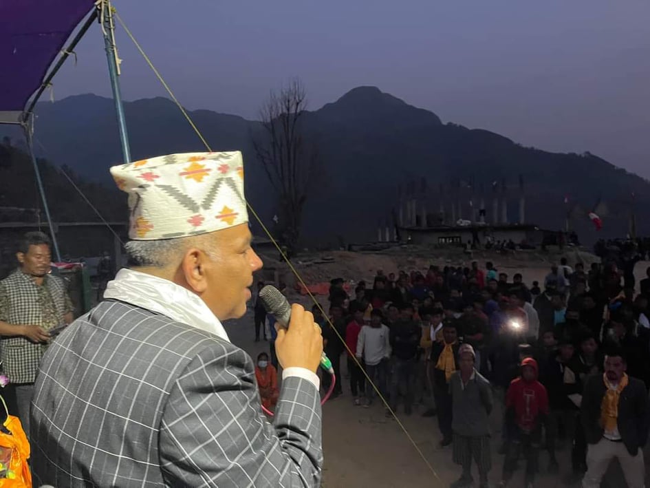 रसुवामा विभिन्न पार्टीका नेता तथा कार्यकर्ता कांग्रेसमा प्रवेश,केन्द्रिय सदस्य आचार्यद्वारा स्वागत