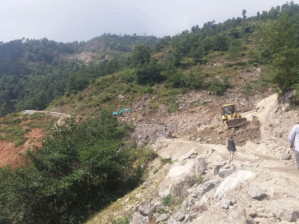 राष्ट्रिय राजमार्गसँग जोडियो रसुवाको आमाछोदिङ्मो गाँउपालिकाको हाकुगाँउ