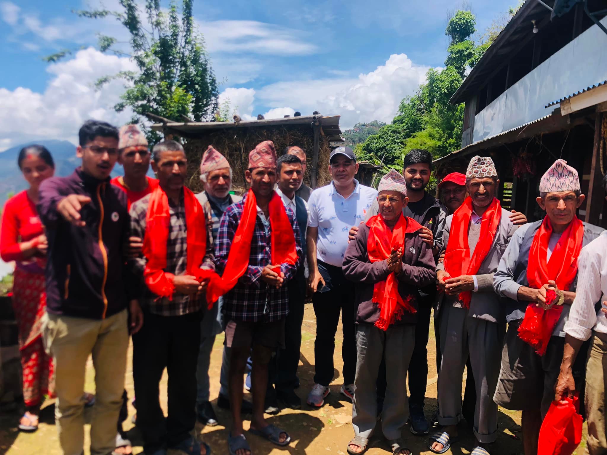 रसुवामा काँग्रेस प्रती आर्कषण बढ्दै ,एमालेका कार्यकर्ताहरु नेपाली काँग्रेसमा प्रवेश