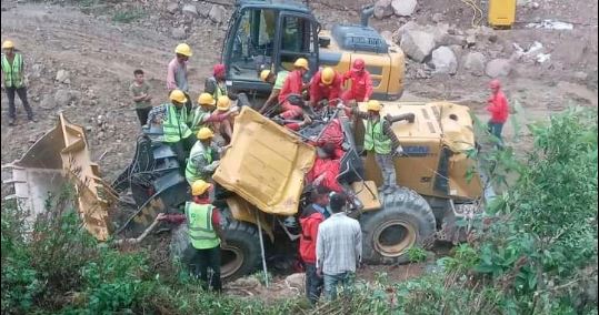 मकवानपुरमा लोडर दुर्घटना हुँदा तीन चिनियाँ नागरिकको मृत्यु