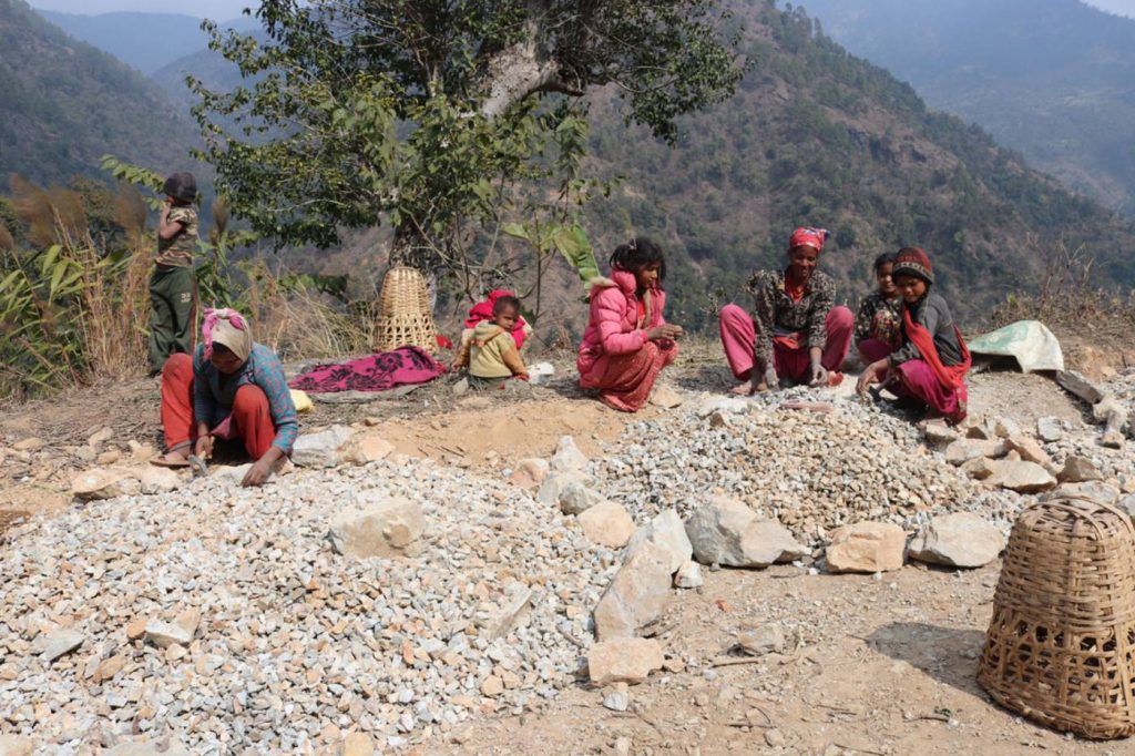 श्रमिक दिवसमा श्रमिकहरुको गुनासो – ‘महङ्गी बढ्यो तर ज्याला बढेन’