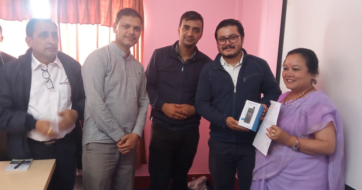 जिल्ला आपतकालीन कार्य सञ्चालन केन्द्रलाई सामाग्री हस्तान्तरण