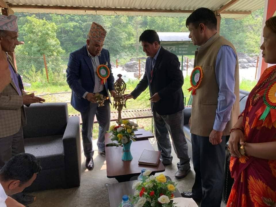 कर्मचारी र जनप्रतिनिधिको समन्वय बलियो भए मात्र विकास निर्माण संम्भब छ : सांसद आचार्य