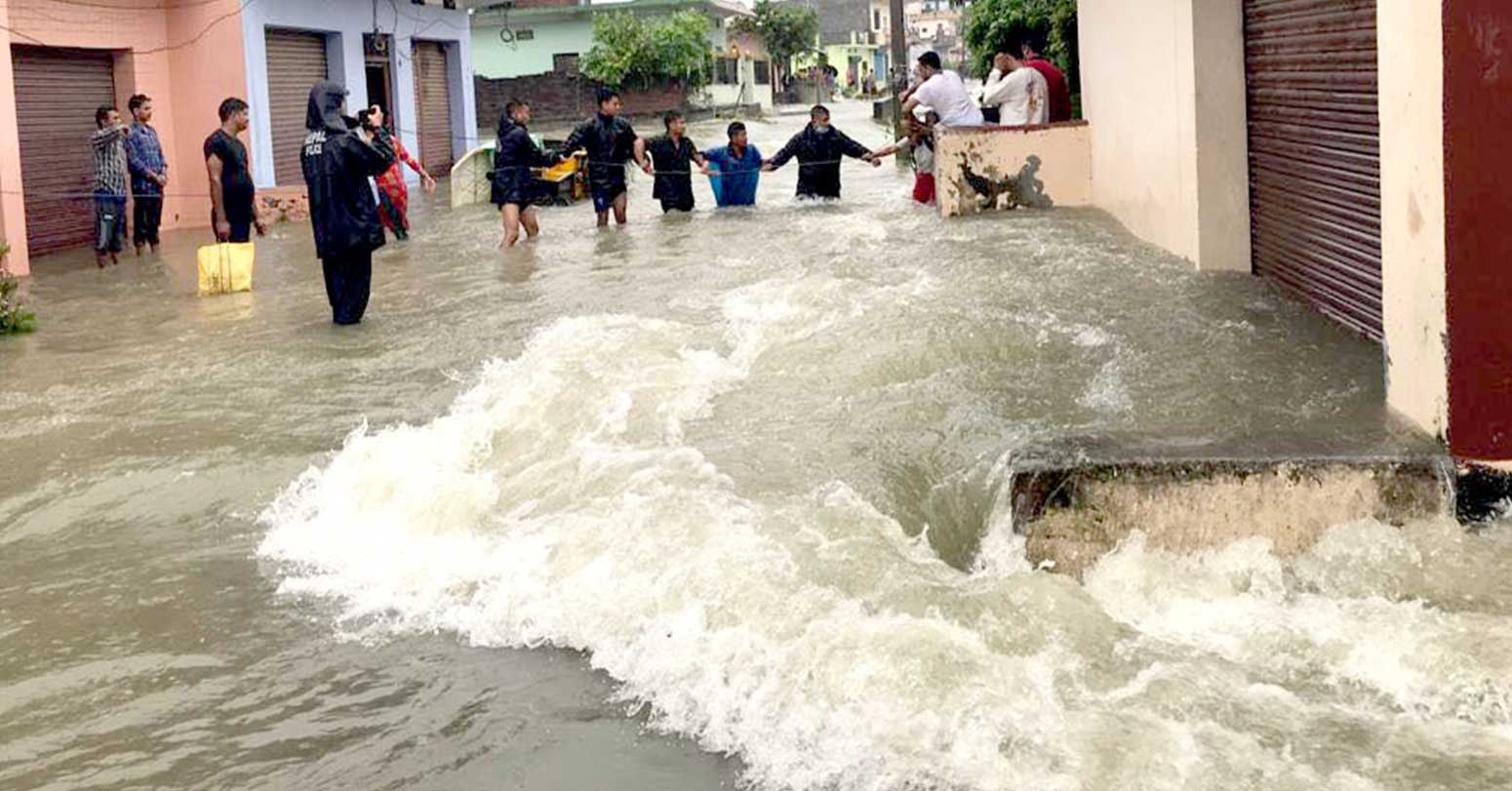 चितवनका ५० हजार परिवार बाढी पहिरोको जोखिममा