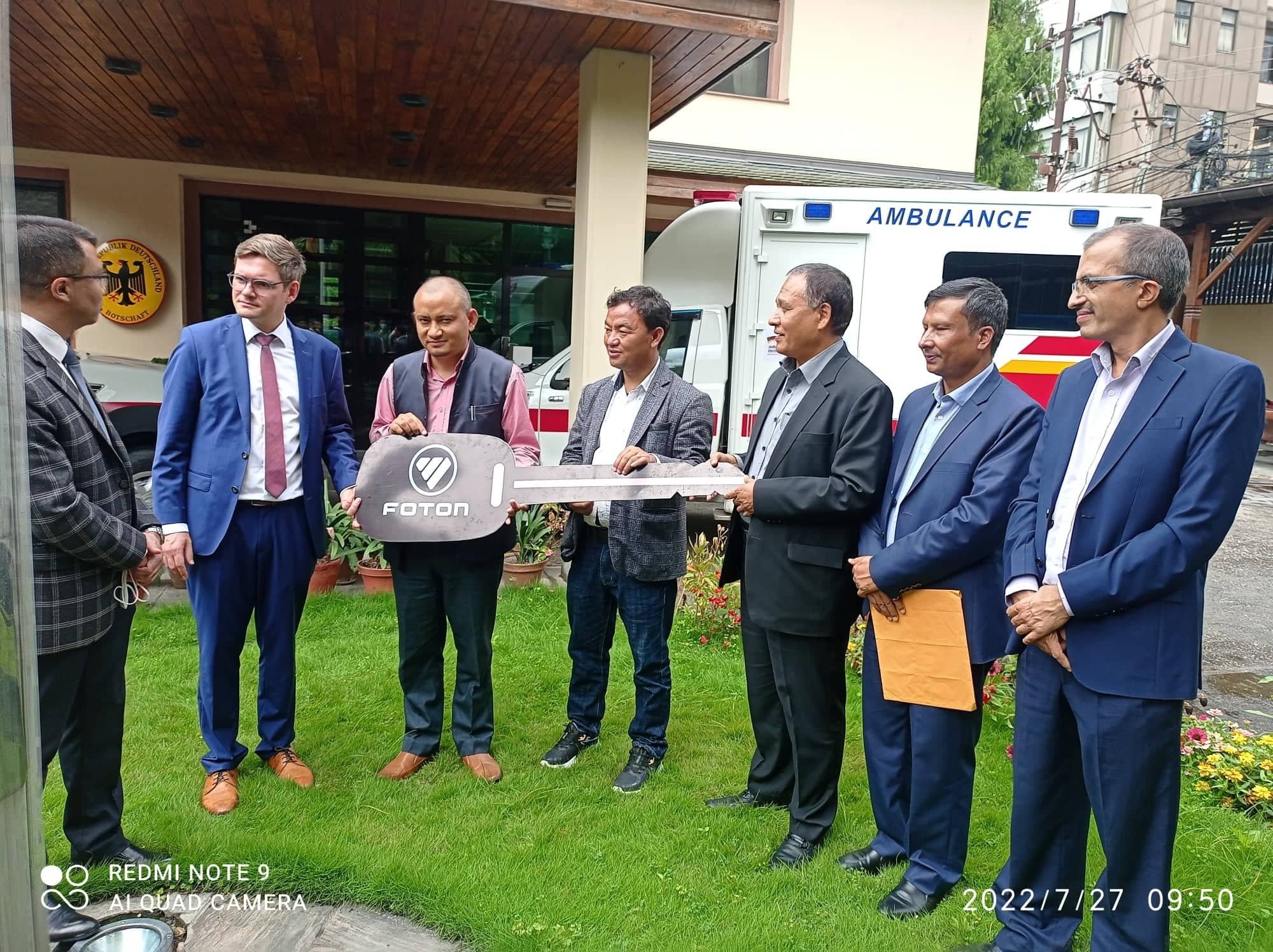 रसुवाको आमाछोदिङमो गाउँपालिकाले पायो अत्याधुनिक सुविधा सम्पन्न एम्बुलेन्स