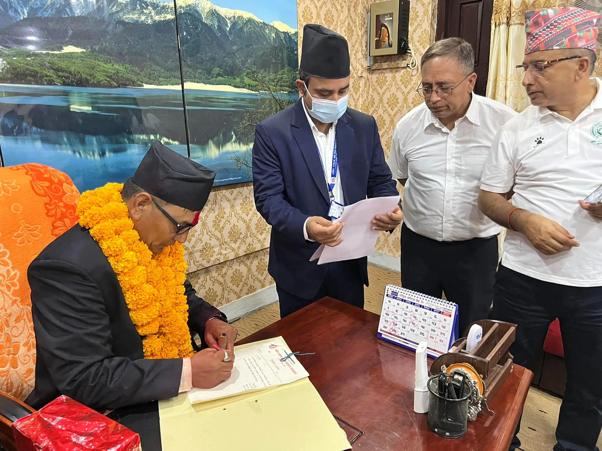 कर्णालीमा नवनियुक्त उद्योगमन्त्री शाहीले लिए सपथ