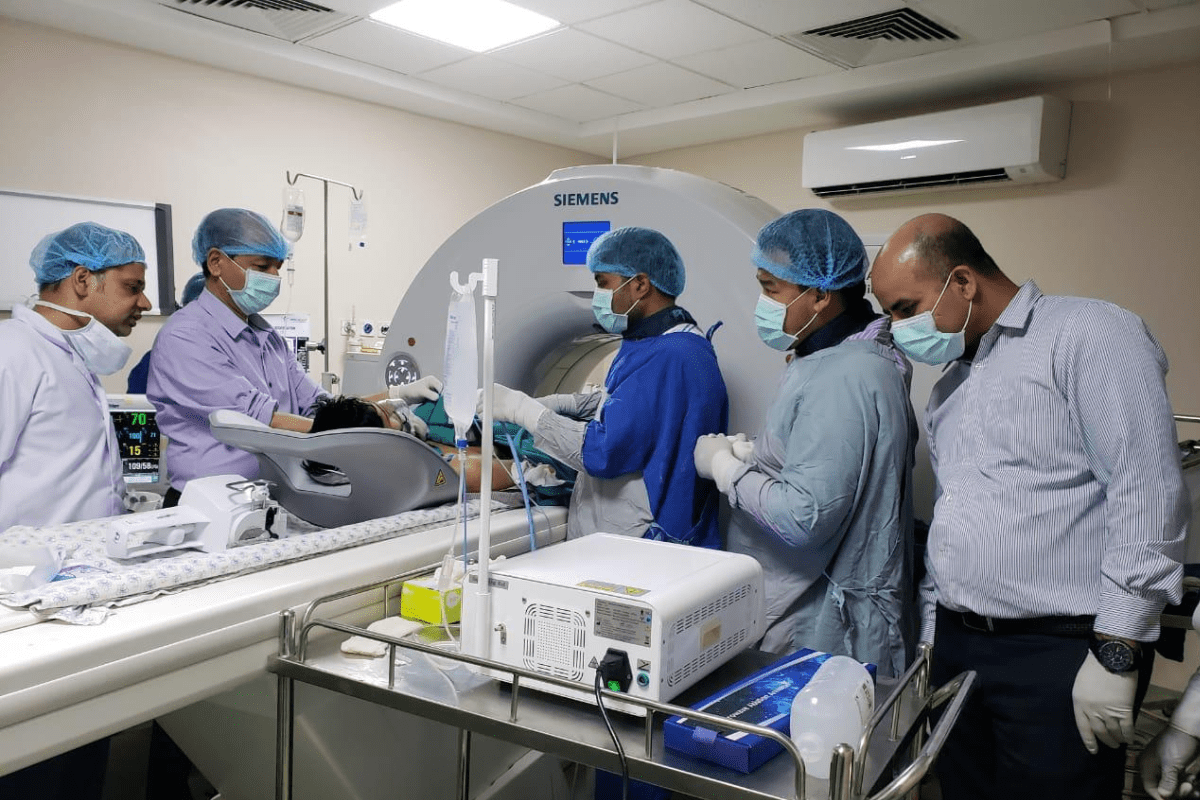 केएमसीमा नेपालमै पहिलो पटक फोक्सोमा भिडियो एसिस्टेन्ट थोरास्पोकिकको सर्जरी सफल