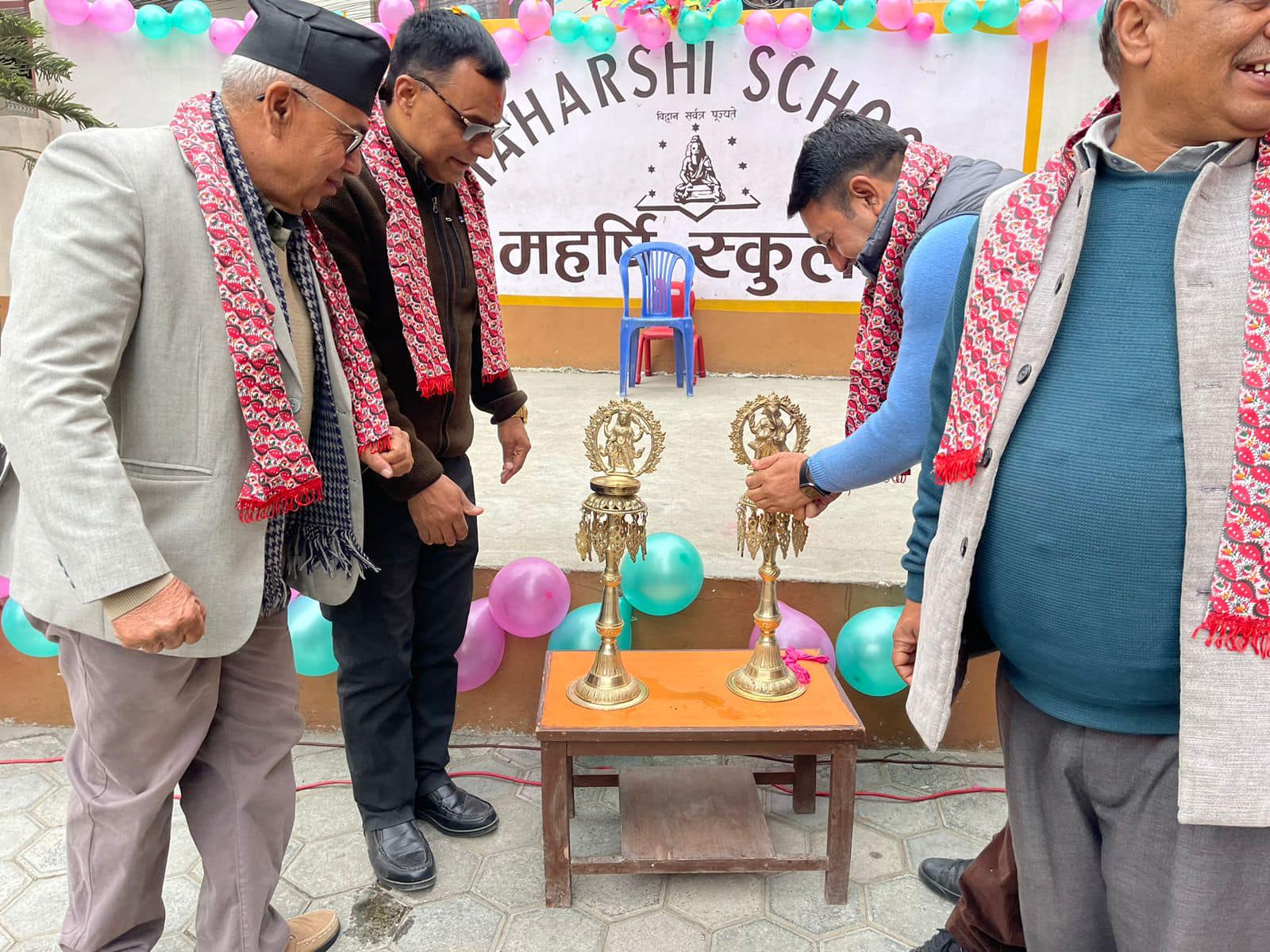 सरस्वती पुजाका अवसरमा महर्षि स्कुलमा पञ्चेवाजासहित दोहोरी गीत (तस्बिरसहित)