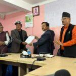 लाङटाङ राष्ट्रिय निकुञ्जका प्रमुख संरक्षण अधिकृत विरुघ्द रसुवा काँग्रेसको ज्ञापनपत्र