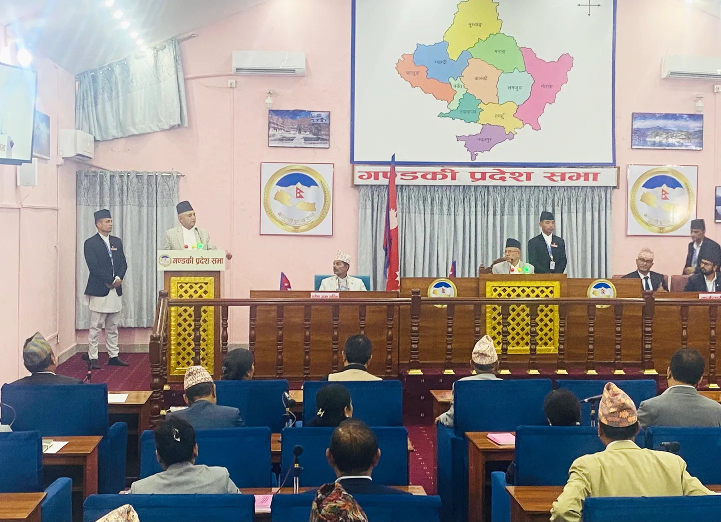 गण्डकी प्रदेशसभा बैठक आधा घण्टाका लागि स्थगित