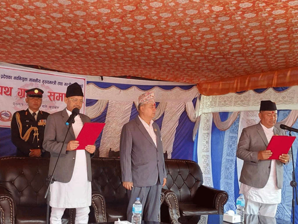 मुख्यमन्त्री बहादुर सिंह लामाव्दारा शपथ , १० सदस्यीय मन्त्रिपरिषद् विस्तार