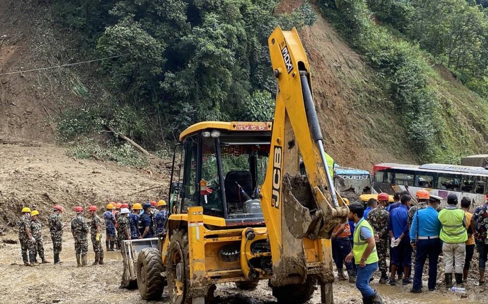झ्याप्ले खोला सडक खण्ड एकतर्फी सञ्चालनमा