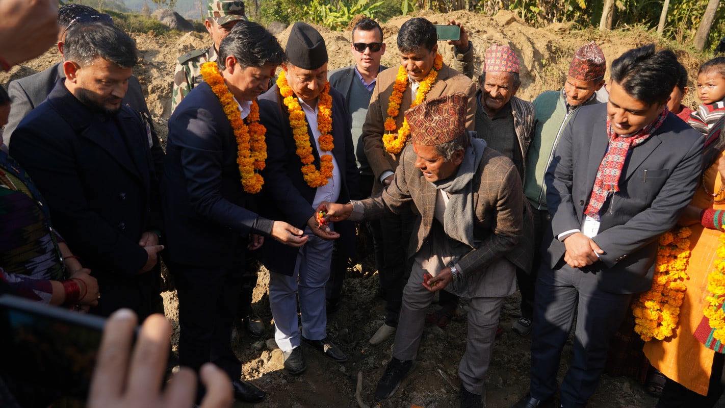 नुवाकोटमा दुई वटा पुलको शिलान्यास