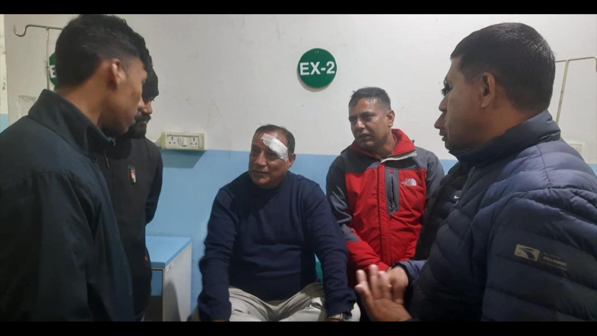 पूर्वमुख्यमन्त्री थापालाई हातपात गर्ने पक्राउ