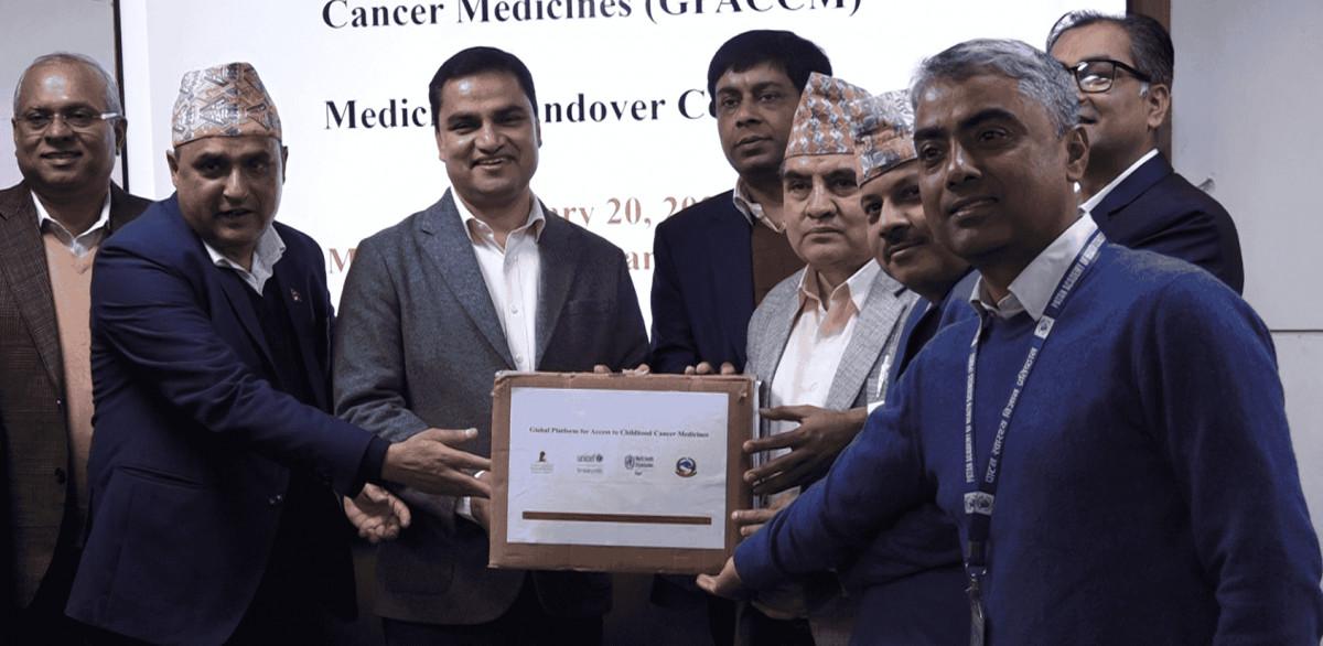 क्यान्सर पीडित बालबालिकाहरुलाई निःशुल्क औषधि: मन्त्री पौडेल