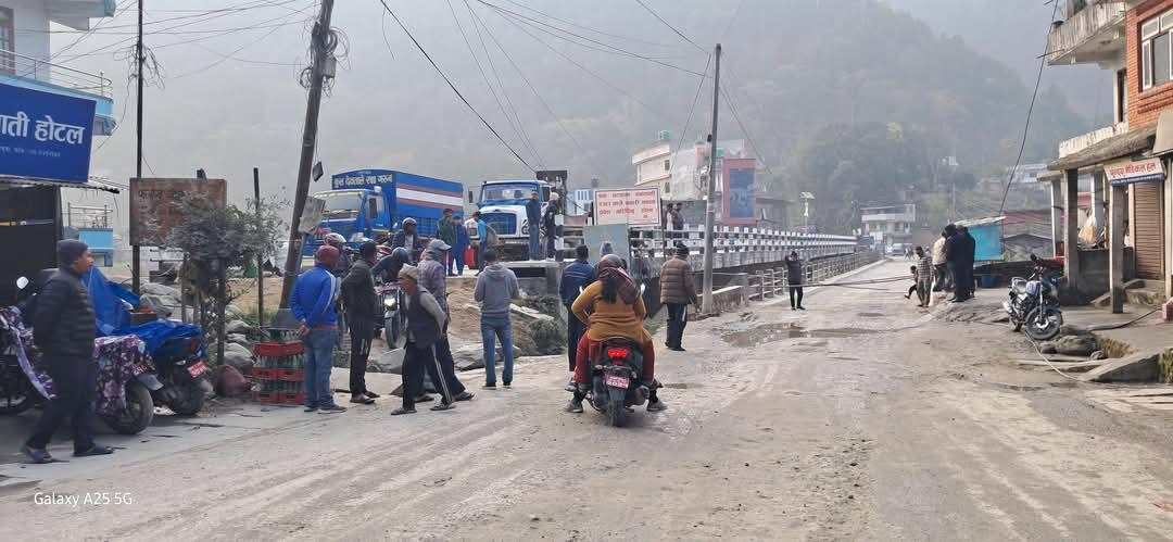 ईभी माईक्रो बसको ठक्करबाट एक जनाको मृत्यु