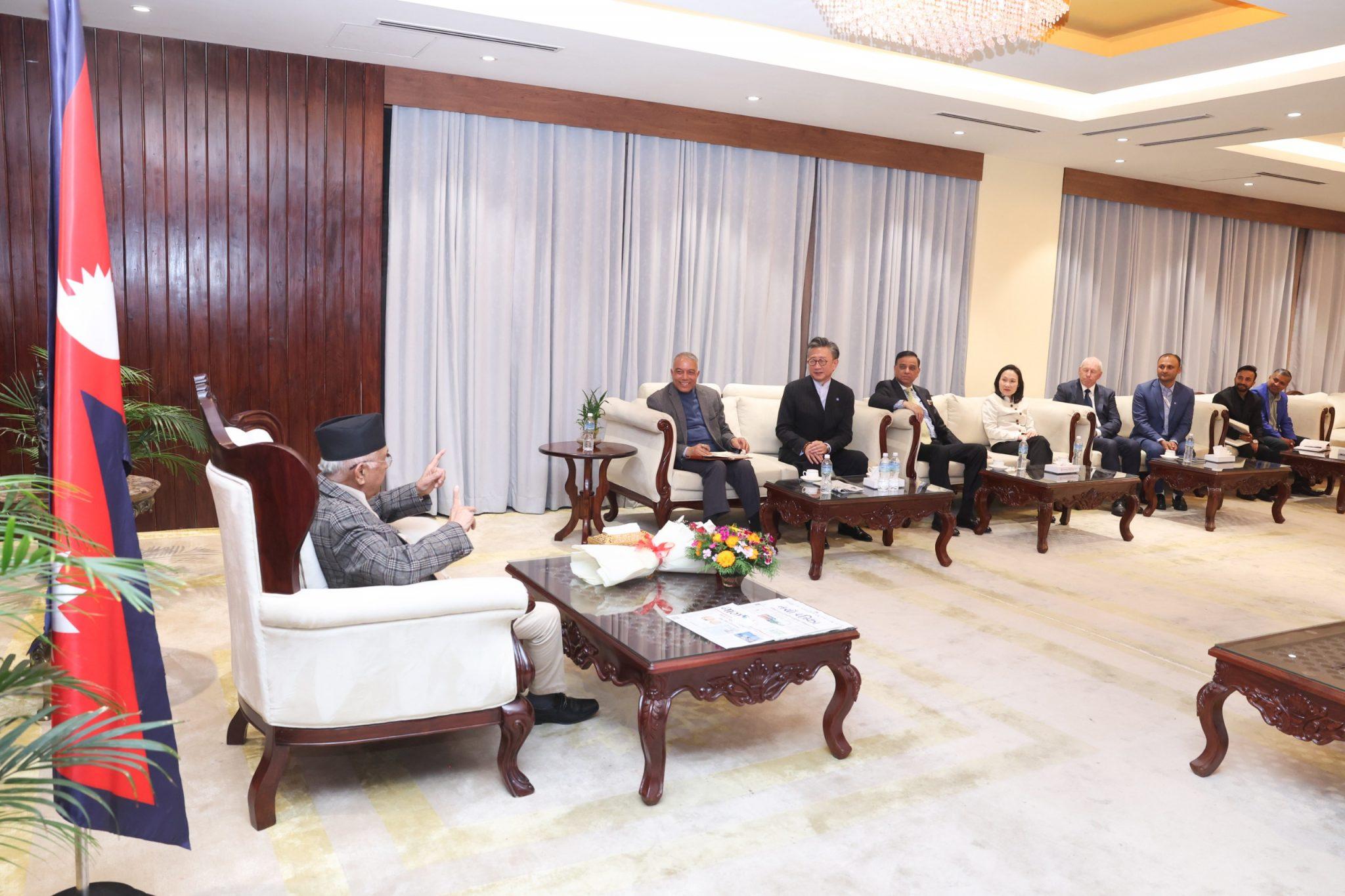 नेपालमा लगानी विस्तारबारे प्रधानमन्त्रीसँग सिङ्गापुरको सर्वना जुरोङ ग्रुपको छलफल