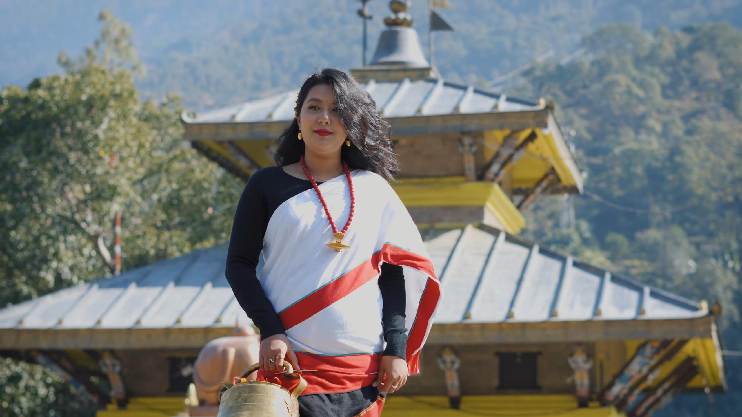 बिपिनको  “सुन्दर तिम्रो” मा नुपुर र रुबिनको रोमान्स ( भिडियो ) 