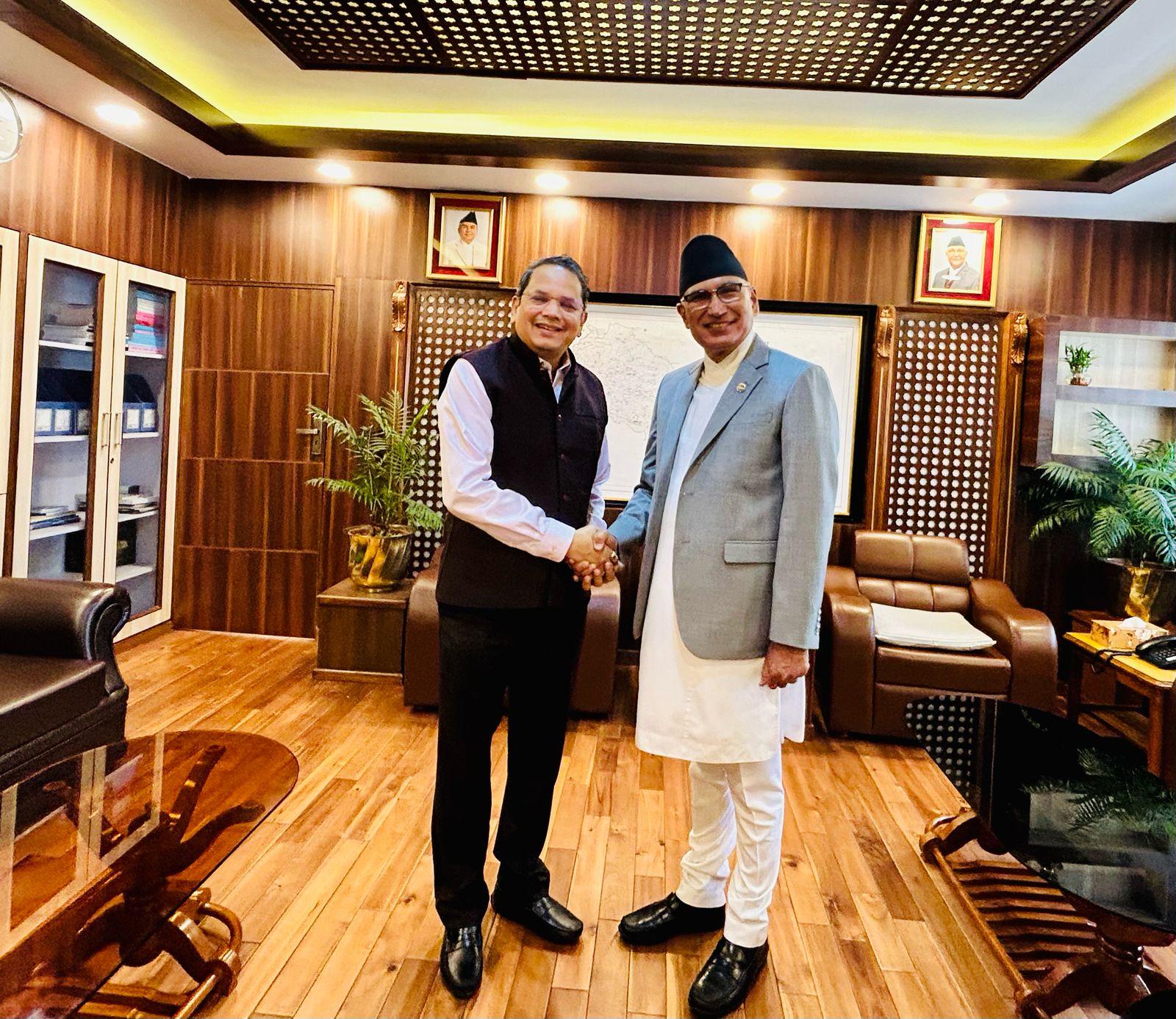 उपप्रधानमन्त्री एवं अर्थमन्त्री पौडेल र भाजपाका विदेश विभाग प्रमुख चौथाइवालेबीच भेटवार्ता