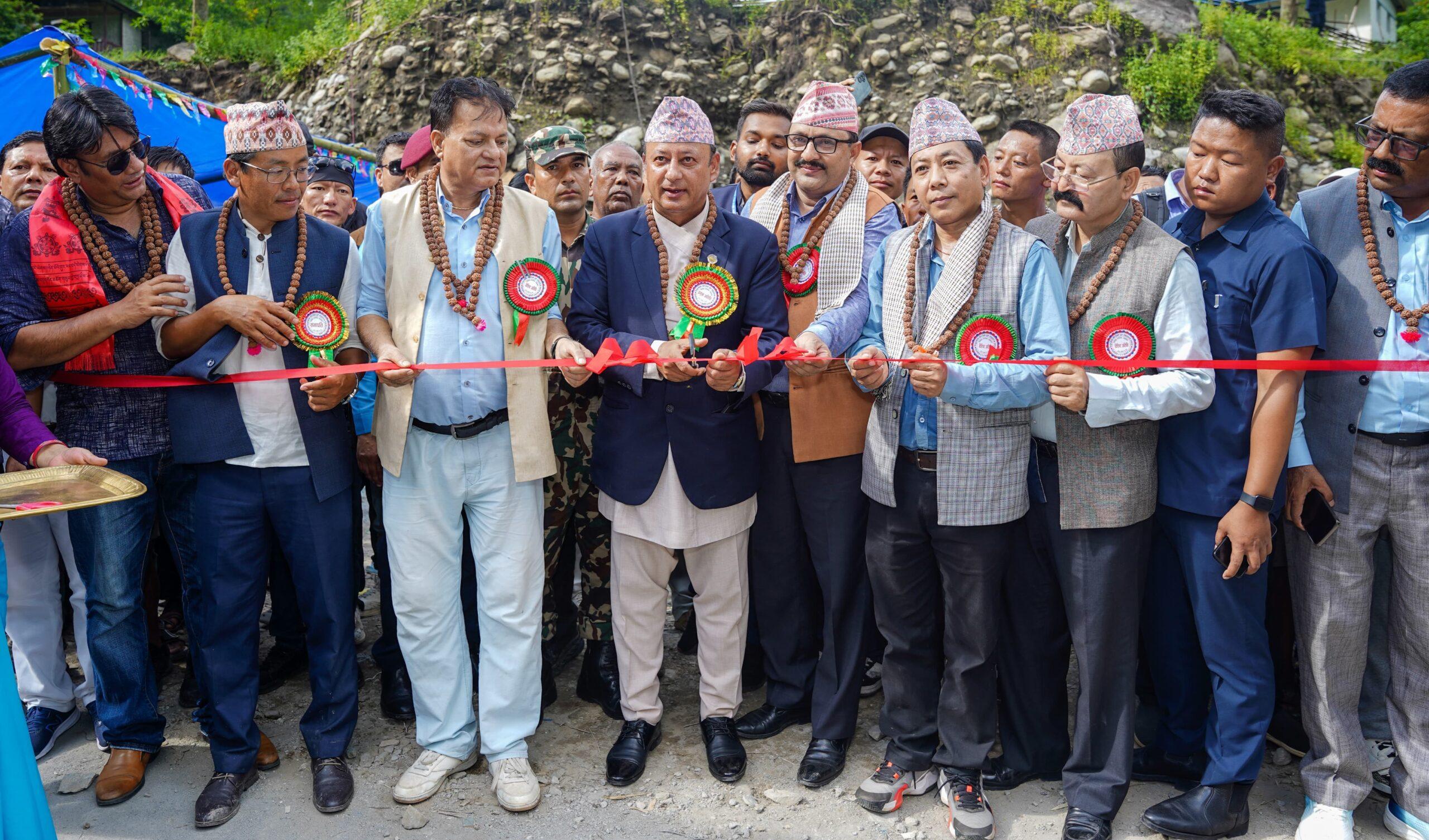 उर्जामन्त्री खड्काद्वारा सिलीचोङ गाउँपालिका १ र २ जोड्ने पुलको उद्घाटन