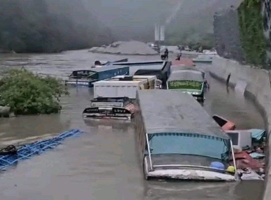 रसुवा बाढीः ११ जनाको शव फेला, १७ अझै बेपत्ता