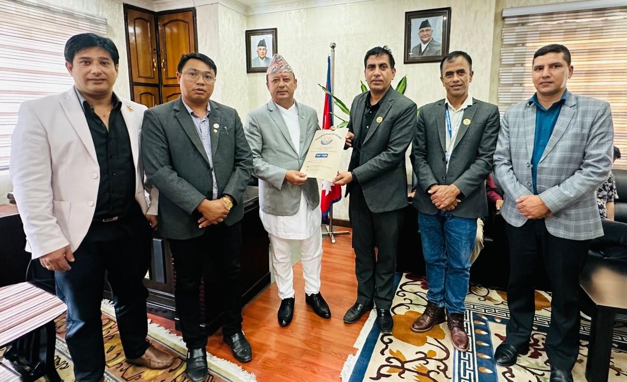 होटल व्यवसायलाई उत्पादनमूलक उद्योग सरह सुविधा दिइनेछ : मन्त्री खड्का