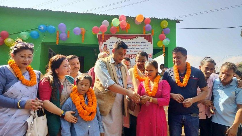 बागमती प्रदेशका मुख्यमन्त्री बानियाँद्वारा घर हस्तान्तरण