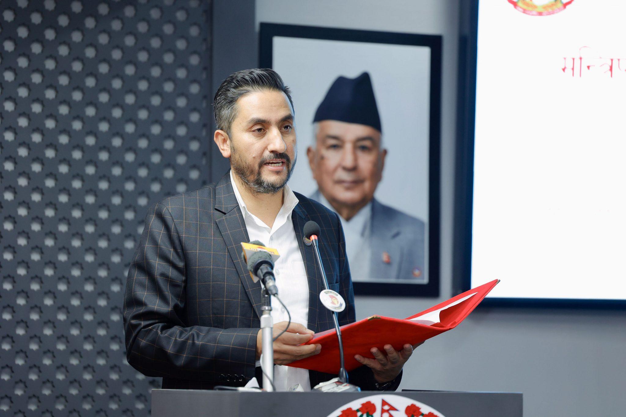 नेपाल वायुसेवा निगमको महाप्रबन्धकको जिम्मेवारी अमृतमान श्रेष्ठलाई