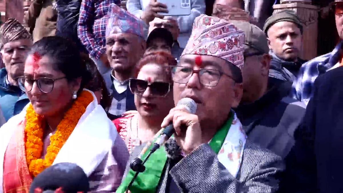 युवापुस्तालाई लिङदेनको आग्रहः फेसबुक र टिकटक हेरेर होइन, यथार्थको धरातलमा टेकेर मतदान गर्नुस्