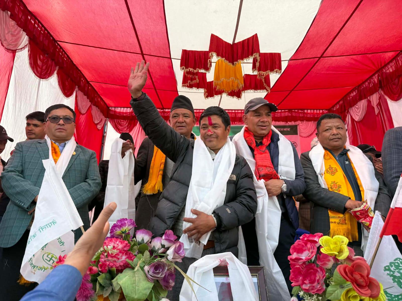 रसुवामा काँग्रेस प्रवेशको लहर