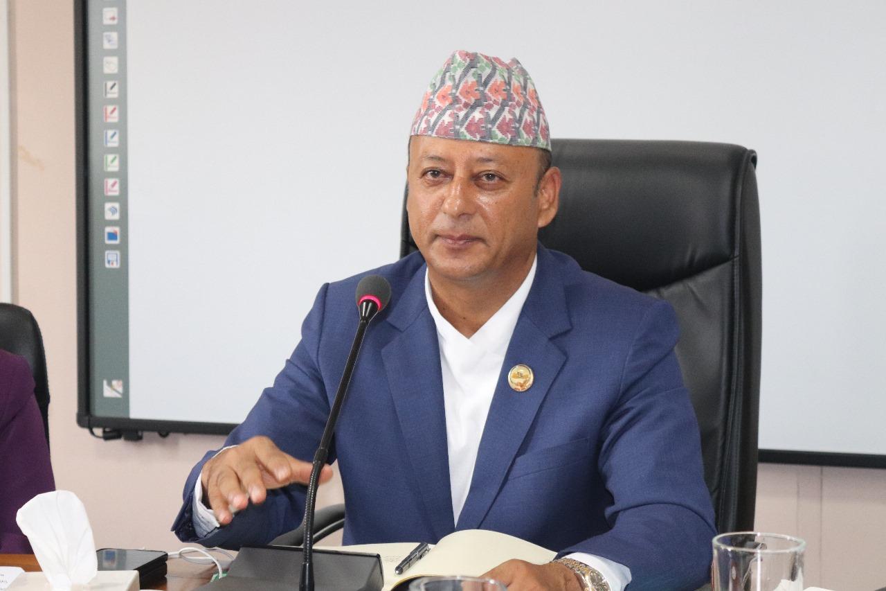 पूर्वमन्त्री दिपक खड्काले पिएसओ सुविधा नलिने