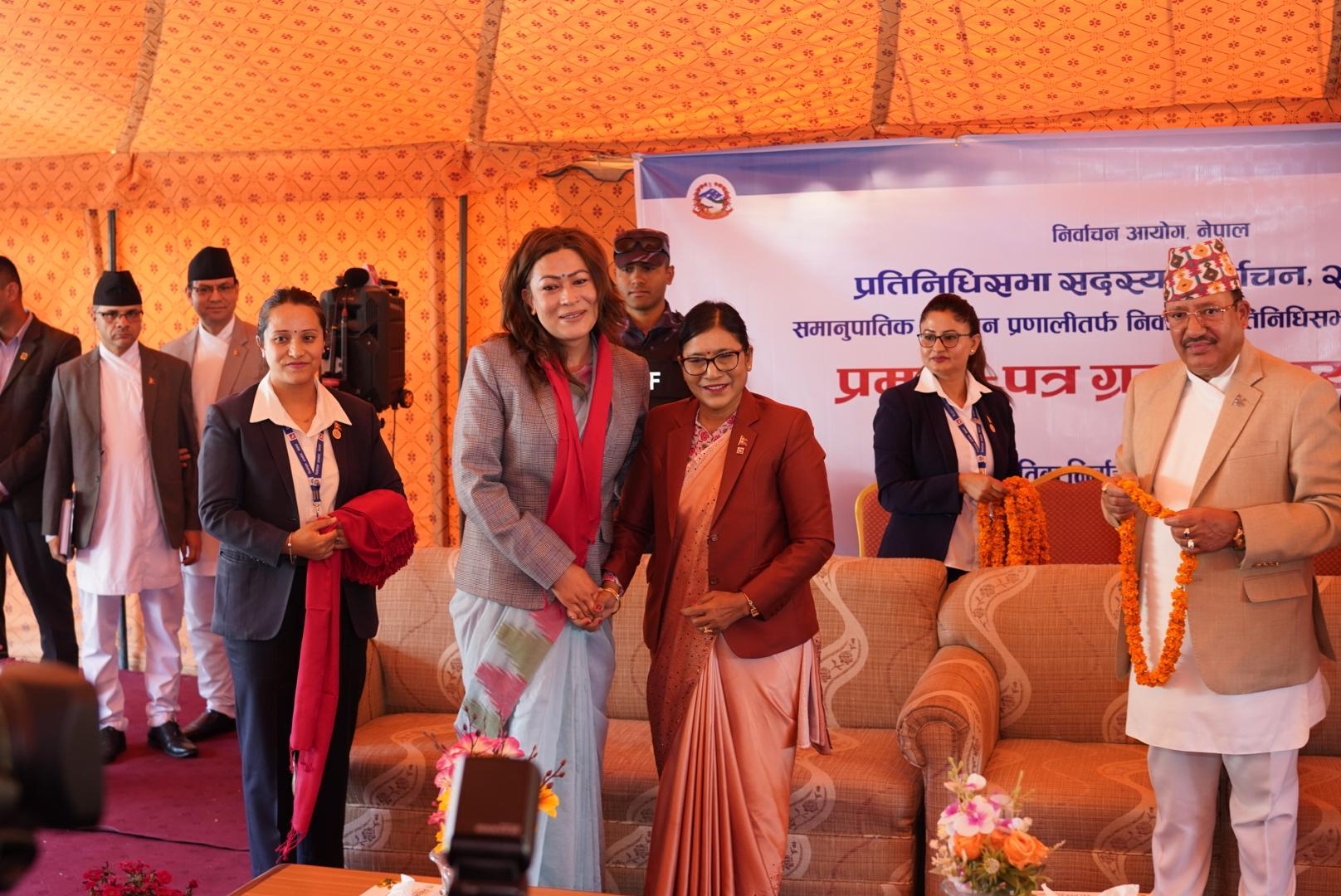 समानुपातिक निर्वाचन प्रणालीतर्फ निर्वाचित सांसदलाई प्रमाणपत्र वितरण