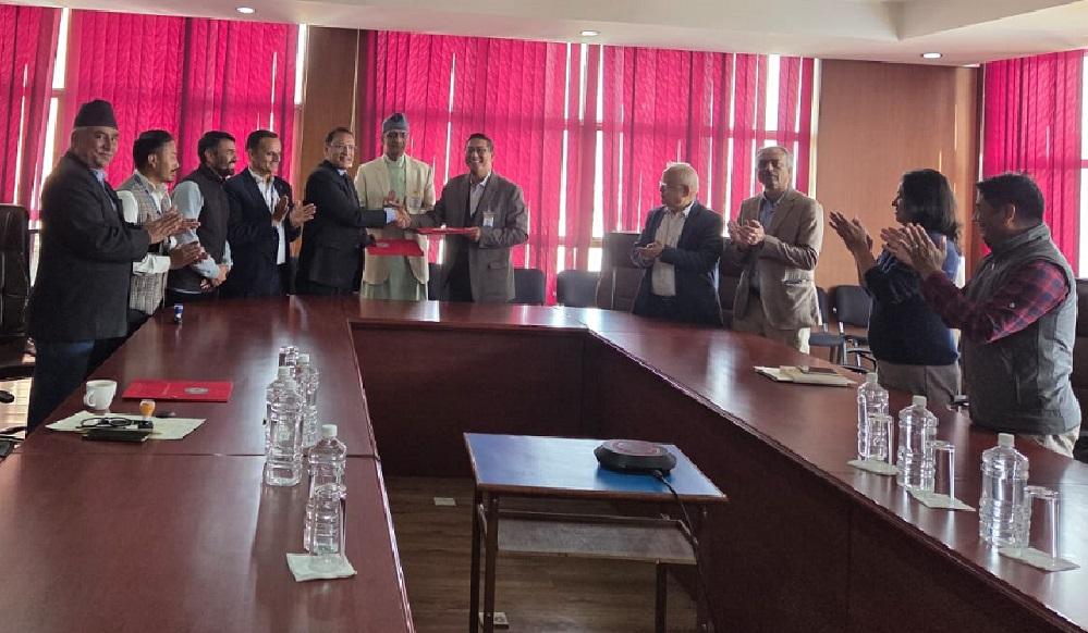 लगानी कोष र काठमाडौं विश्वविद्यालयबीच उपदान कोष सञ्चालन सम्झौता