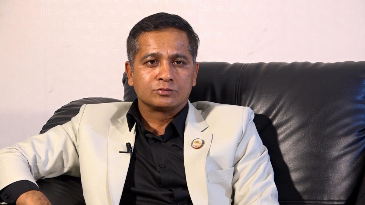 सत्तापक्ष सहमतिभन्दा संख्यात्मक बलमा अघि बढ्न खोजेको एमाले सांसद ऐन महरको आरोप