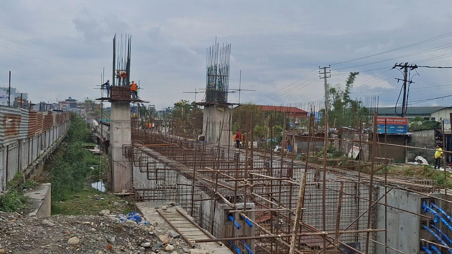 सेती पुलको भौतिक प्रगति ६१ प्रतिशत, समयमै साइड क्लियर नहुँदा काममा ढिलाइ